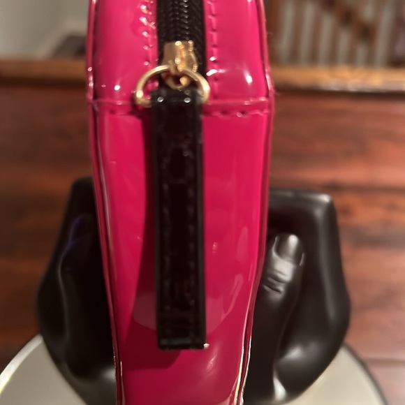 YSL - SAINT LAURENT Beaute Heart Pouch w/Mirror Set - Picture 9 of 9